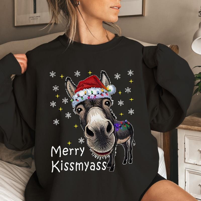 Lustige Weihnachtsmannmütze mit Eselmotiv und T-Shirt mit dem Aufdruck „MERRY KISSMYASS“ – Unisex-Freizeit-T-Shirt – Humorvolles Outfit für die Weihnachtsfeier 